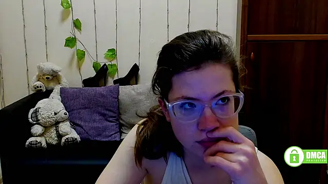 Snapshot of Alicia_redfollow chatting on March 2025 06:37:01 AM Alicia redfollow online show from March 2025 06:37:01 AM