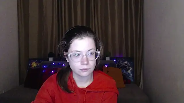 Snapshot of Alicia_redfollow chatting on March 2025 06:29:01 AM Alicia redfollow online show from March 2025 06:29:01 AM