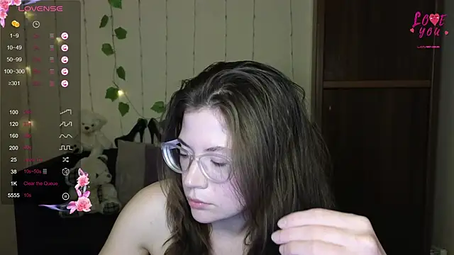 Snapshot of Alicia_redfollow chatting on March 2025 03:13:02 PM Alicia redfollow online show from March 2025 03:13:02 PM