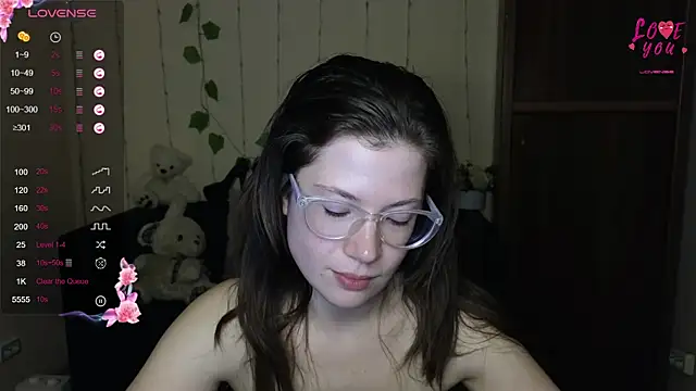 Snapshot of Alicia_redfollow chatting on March 2025 12:25:01 PM Alicia redfollow online show from March 2025 12:25:01 PM