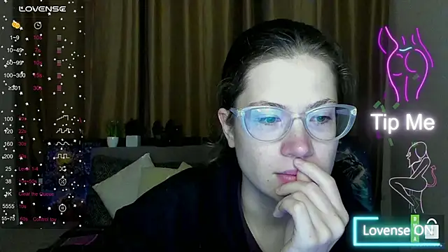 Snapshot of Alicia_redfollow chatting on October 2025 05:04:02 AM Alicia redfollow online show from October 2025 05:04:02 AM