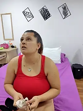 Miss balloonsmila online show from February 2025 09:17:01 PM