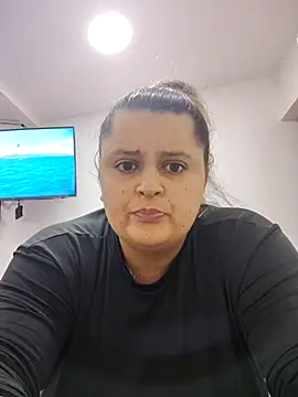 Miss balloonsmila online show from October 2025 02:04:01 AM