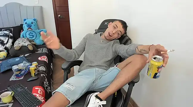 twink latino5 online show from December 2024 04:22:02 AM