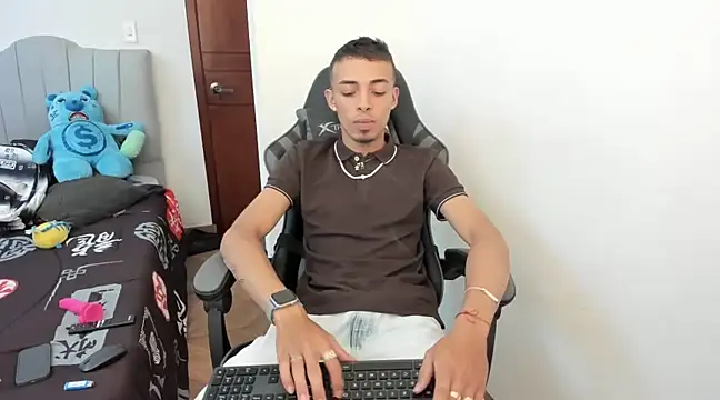 twink latino5 online show from December 2024 09:54:02 PM