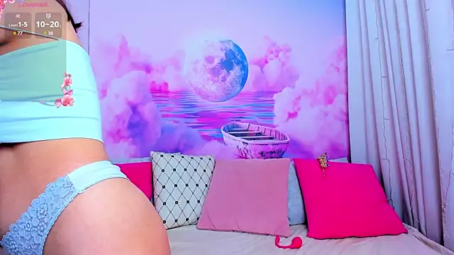 Snapshot of Curvy_Dynamite_ chatting on January 2025 01:11:01 AM Curvy Dynamite online show from January 2025 01:11:01 AM