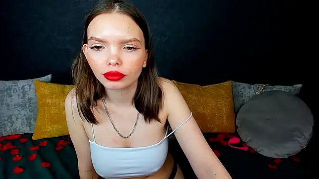 Snapshot of Curvy_Dynamite_ chatting on February 2025 04:58:01 AM Curvy Dynamite online show from February 2025 04:58:01 AM