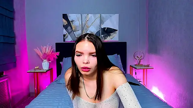 Snapshot of Curvy_Dynamite_ chatting on February 2025 01:00:01 AM Curvy Dynamite online show from February 2025 01:00:01 AM
