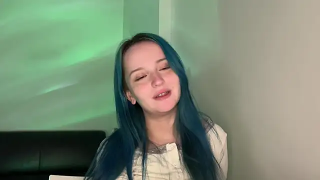 bumble bee online show from December 2024 03:42:02 PM