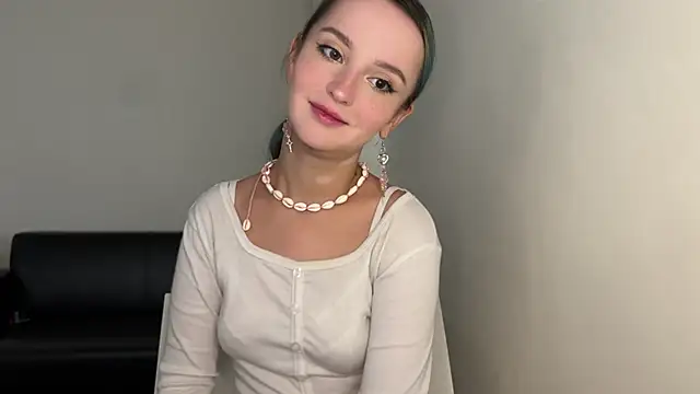 bumble bee online show from March 2025 10:35:01 AM