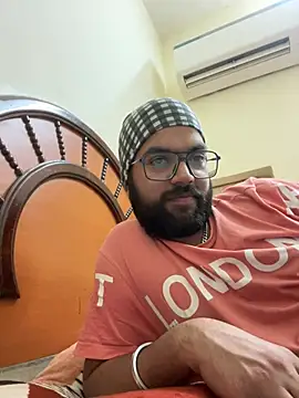 Arsh Loves Luv online show from December 2024 07:49:02 PM