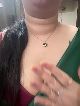 Snapshot of Akhi_Akshaya chatting on December 2024 01:56:02 PM Akhi Akshaya online show from December 2024 01:56:02 PM