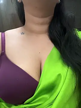 Snapshot of Akhi_Akshaya chatting on January 2025 02:41:02 PM Akhi Akshaya online show from January 2025 02:41:02 PM