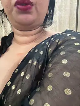 Snapshot of Akhi_Akshaya chatting on January 2025 10:39:01 PM Akhi Akshaya online show from January 2025 10:39:01 PM