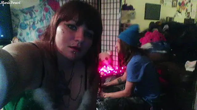 Snapshot of marieforest chatting on December 2024 07:00:01 AM marieforest online show from December 2024 07:00:01 AM
