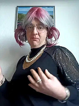 Snapshot of sexynadinets89 chatting on March 2025 06:41:01 AM sexynadinets89 online show from March 2025 06:41:01 AM