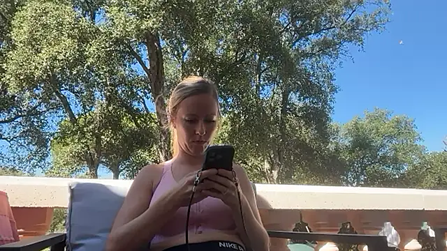 Emmy frenchie online show from September 2025 10:29:01 AM