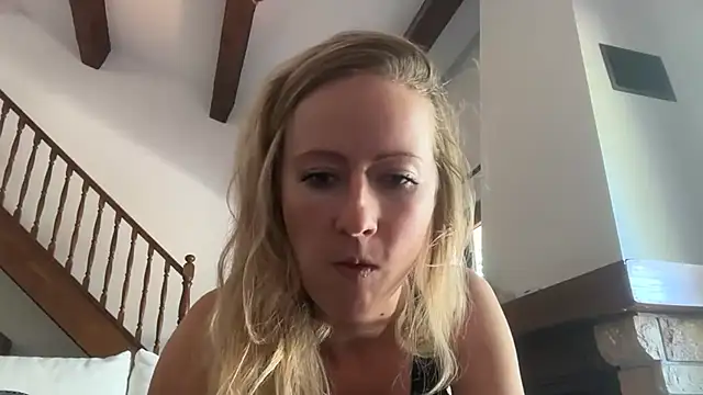 Emmy frenchie online show from November 2025 11:22:02 AM