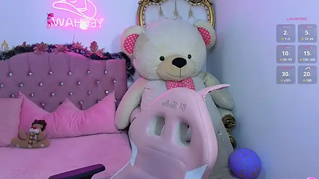 Snapshot of Emilly_tay chatting on December 2024 06:24:02 AM Emilly tay online show from December 2024 06:24:02 AM