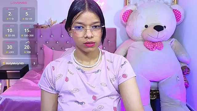 Snapshot of Emilly_tay chatting on January 2025 02:53:01 PM Emilly tay online show from January 2025 02:53:01 PM