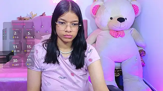 Snapshot of Emilly_tay chatting on January 2025 05:55:01 PM Emilly tay online show from January 2025 05:55:01 PM