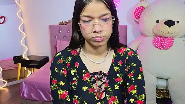 Snapshot of Emilly_tay chatting on January 2025 11:26:01 AM Emilly tay online show from January 2025 11:26:01 AM