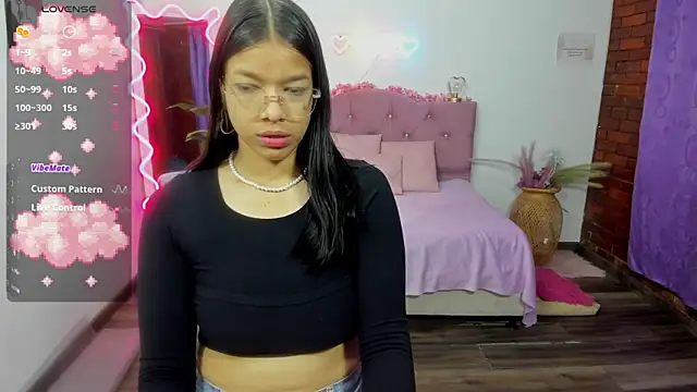 Snapshot of Emilly_tay chatting on February 2025 11:22:02 AM Emilly tay online show from February 2025 11:22:02 AM