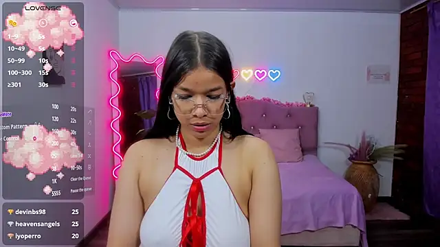 Snapshot of Emilly_tay chatting on February 2025 02:40:01 PM Emilly tay online show from February 2025 02:40:01 PM