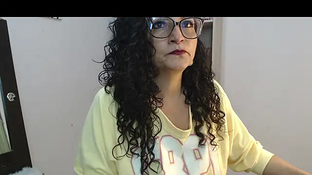 arianna ros3 online show from January 2025 04:38:01 PM