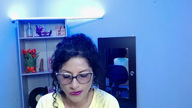 arianna ros3 online show from February 2025 03:47:01 PM