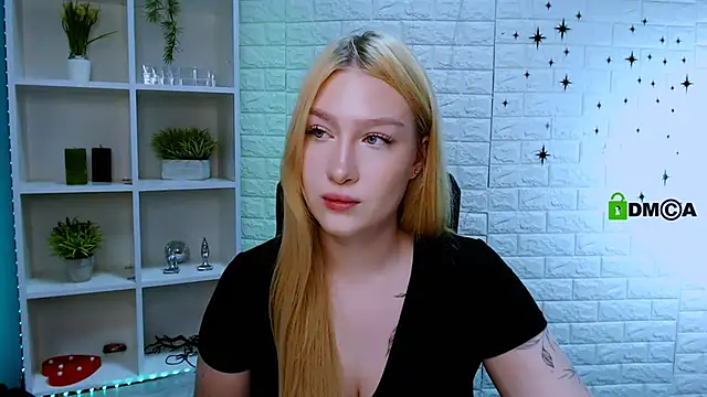 Snapshot of playful_sophie chatting on June 2026 07:53:01 PM playful sophie online show from June 2026 07:53:01 PM