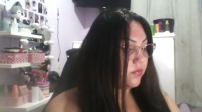 Snapshot of Paolaa_hoot chatting on February 2025 05:36:01 PM Paolaa hoot online show from February 2025 05:36:01 PM