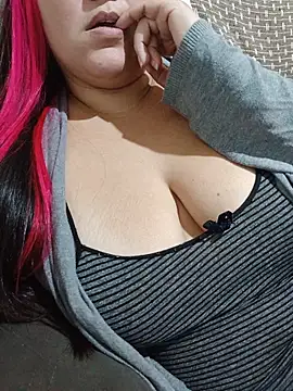 Snapshot of Paolaa_hoot chatting on June 2026 03:25:01 AM Paolaa hoot online show from June 2026 03:25:01 AM