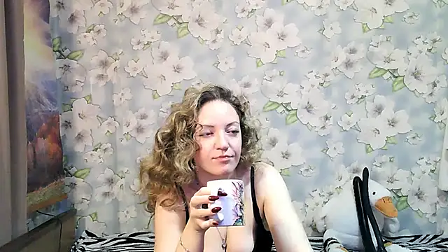 KattyLuuu online show from October 2025 09:02:01 PM