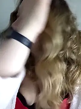 KattyLuuu online show from April 2026 09:34:01 PM