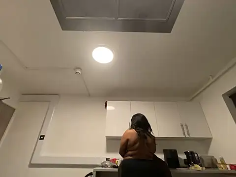 LavenderBuxton online show from February 2025 06:16:01 PM