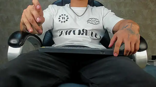 Snapshot of jeicob_gagnon chatting on September 2025 12:21:01 AM jeicob gagnon online show from September 2025 12:21:01 AM