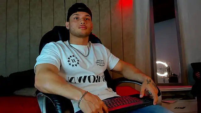 Snapshot of jeicob_gagnon chatting on September 2025 05:45:02 AM jeicob gagnon online show from September 2025 05:45:02 AM