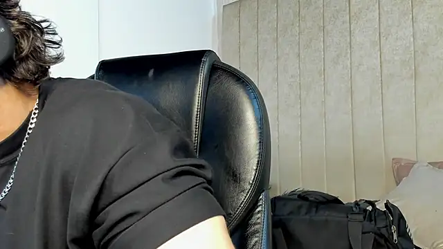 Snapshot of jeicob_gagnon chatting on October 2025 08:46:02 AM jeicob gagnon online show from October 2025 08:46:02 AM