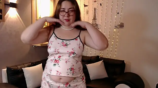 Snapshot of chloe_prg chatting on February 2025 04:14:01 PM chloe prg online show from February 2025 04:14:01 PM