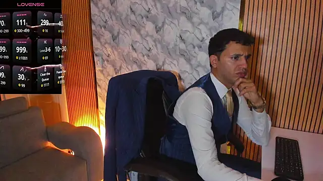 Hideintheoffice online show from October 2025 11:47:01 PM