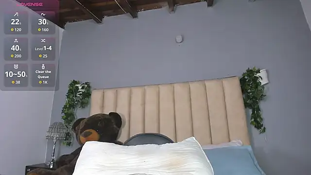 Camillesanto online show from October 2025 10:30:01 PM