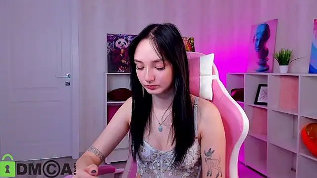 Cheryl  Brown online show from November 2025 01:28:01 AM