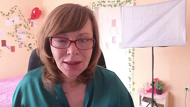 Snapshot of Miss_Moren chatting on March 2026 05:33:02 AM Miss Moren online show from March 2026 05:33:02 AM