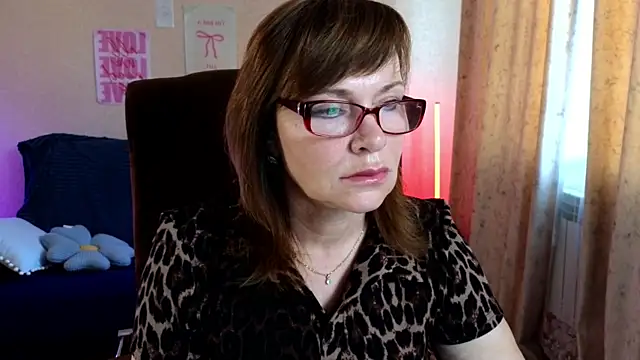 Snapshot of Miss_Moren chatting on June 2026 04:12:01 AM Miss Moren online show from June 2026 04:12:01 AM