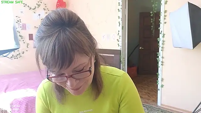 Snapshot of Miss_Moren chatting on June 2026 05:23:02 AM Miss Moren online show from June 2026 05:23:02 AM