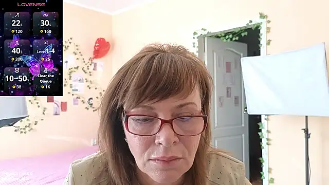 Snapshot of Miss_Moren chatting on July 2026 04:18:02 AM Miss Moren online show from July 2026 04:18:02 AM