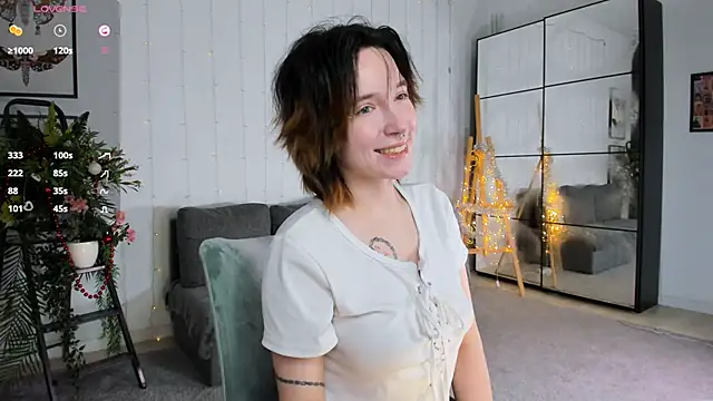 lilithlunna online show from December 2024 02:25:02 AM