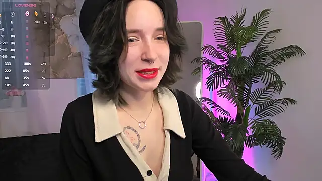 lilithlunna online show from February 2025 10:44:02 PM