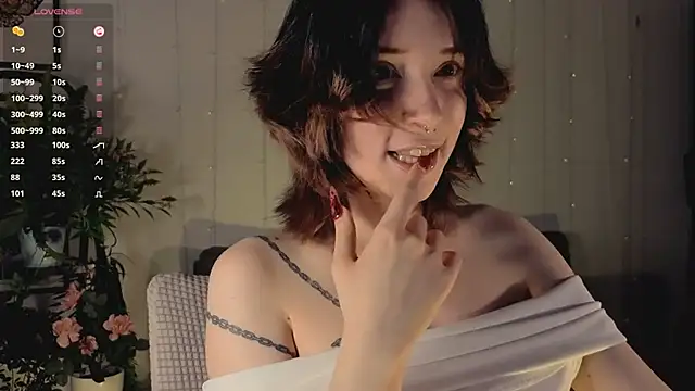 lilithlunna online show from March 2025 04:34:02 AM